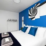 Grange Fields By Alt-stay Contractor - 3 Bed Contractor With Parking, Wi-fi & Full Kitchen - Ideal For Long *