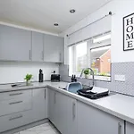 Grange Fields By Alt-stay Contractor - 3 Bed Contractor With Parking, Wi-fi & Full Kitchen - Ideal For Long Apartment Leeds (West Yorkshire)