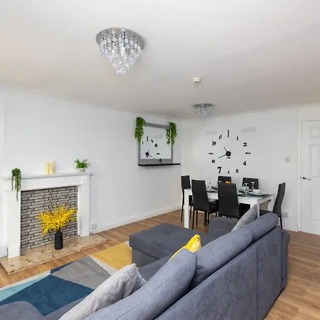 Grange Fields By Alt-stay Contractor - 3 Bed Contractor With Parking, Wi-fi & Full Kitchen - Ideal For Long