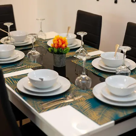 Grange Fields By Alt-stay Contractor - 3 Bed Contractor With Parking, Wi-fi & Full Kitchen - Ideal For Long Лидс