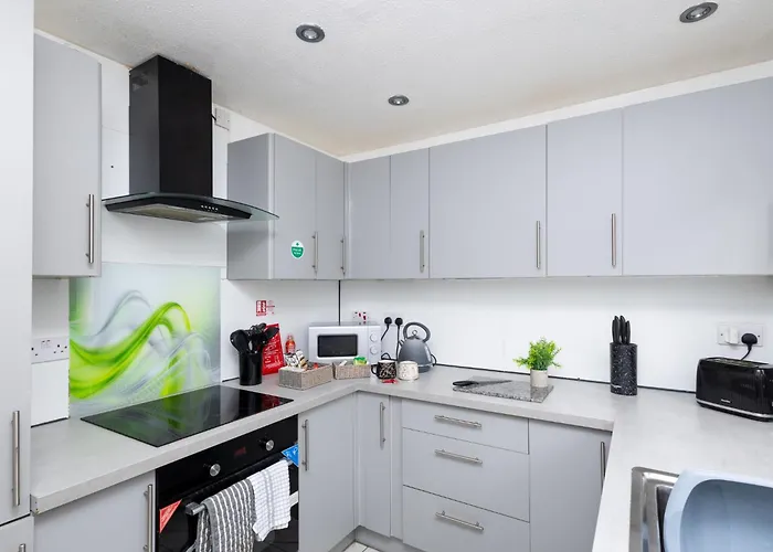 Апартаменти Grange Fields By Alt-stay Contractor - 3 Bed Contractor With Parking, Wi-fi & Full Kitchen - Ideal For Long *