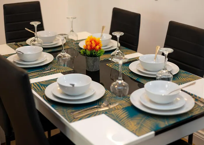 Grange Fields By Alt-stay Contractor - 3 Bed Contractor With Parking, Wi-fi & Full Kitchen - Ideal For Long Лідс