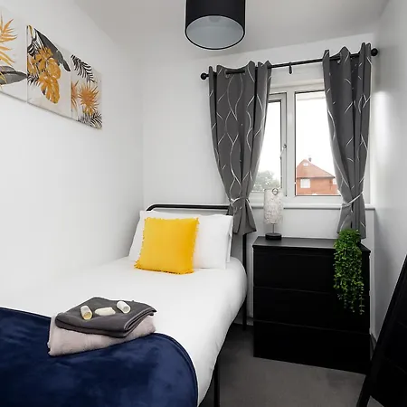 Grange Fields By Alt-stay Contractor - 3 Bed Contractor With Parking, Wi-fi & Full Kitchen - Ideal For Long Apartment Leeds (West Yorkshire)