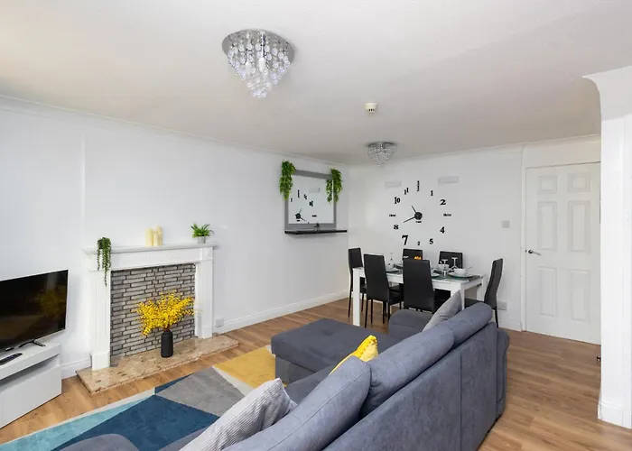 Grange Fields By Alt-stay Contractor - 3 Bed Contractor With Parking, Wi-fi & Full Kitchen - Ideal For Long