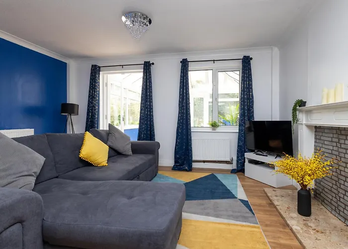 Grange Fields By Alt-stay Contractor - 3 Bed Contractor With Parking, Wi-fi & Full Kitchen - Ideal For Long Appartamento *